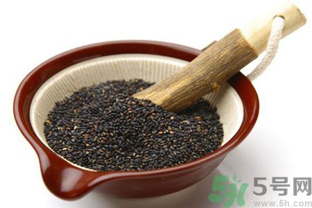 吃什么可以長黑頭發(fā)?長黑頭發(fā)的方法 吃什么可以長黑頭發(fā)?長黑頭發(fā)的方法