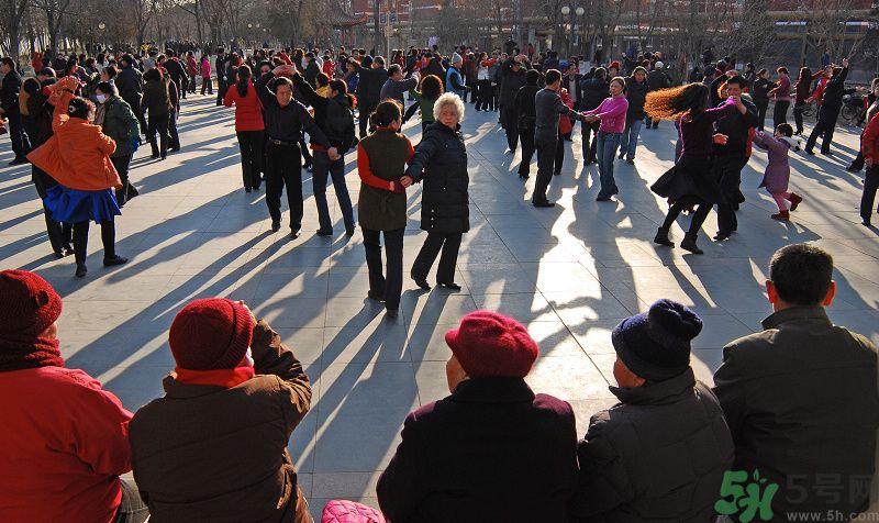 晚飯后跳廣場舞好嗎？晚飯后跳廣場舞有什么好處？