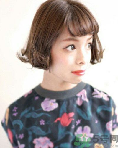 發(fā)尾往外翹怎么辦?3秒讓你成為時(shí)尚可愛(ài)的外卷造型 發(fā)尾往外翹怎么辦?3秒讓你成為時(shí)尚可愛(ài)的外卷造型