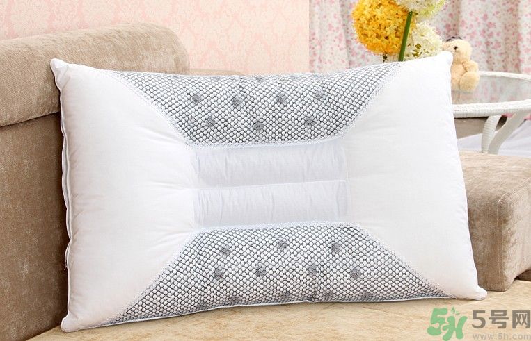 晚上失眠用什么枕頭好？那種枕頭治失眠最好？