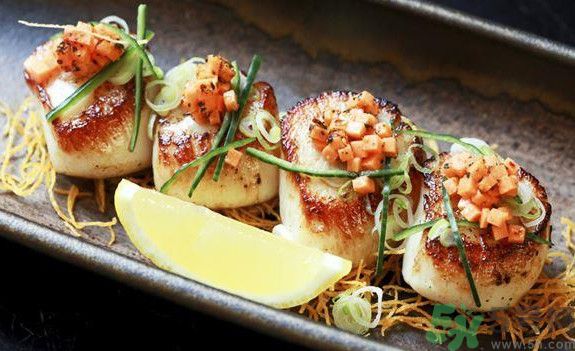 葡萄和扇貝能一起吃嗎？葡萄和扇貝一起吃好嗎？