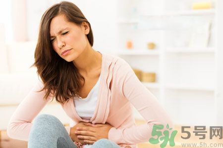 月經(jīng)不舒服怎么辦？幫助女友調(diào)理月經(jīng)不適的好方法