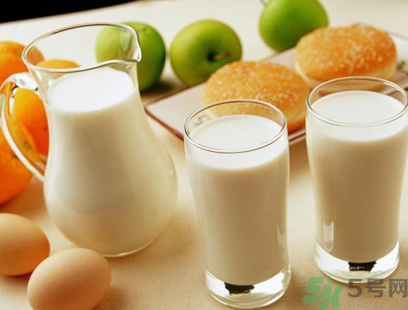 晚上睡覺(jué)前做這些有利健康  你知道嗎？