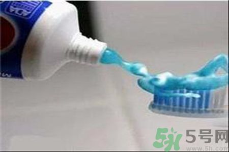 牙膏可以祛痘嗎？牙膏可以祛黑頭嗎？