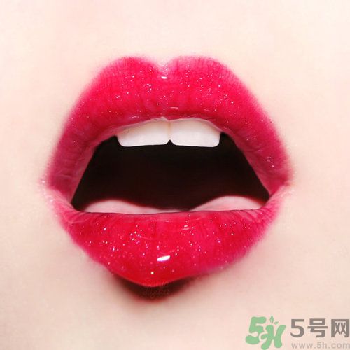 春天嘴唇干裂脫皮怎么辦？嘴唇為什么會脫皮？