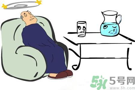 低血糖有什么癥狀？低血糖吃什么好得快？