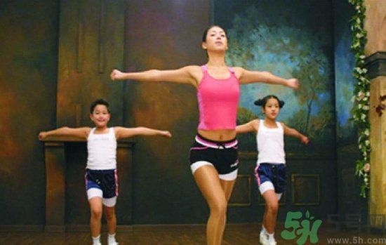 很多人都想長高一點(diǎn)，確長不高，只是想想而已，永遠(yuǎn)不行動。很多人都嫌棄自己長得太矮了，卻沒有什么補(bǔ)救措施。不要以為成年后就不能改變自己身高了。按著這個來，你會發(fā)現(xiàn)不一樣！