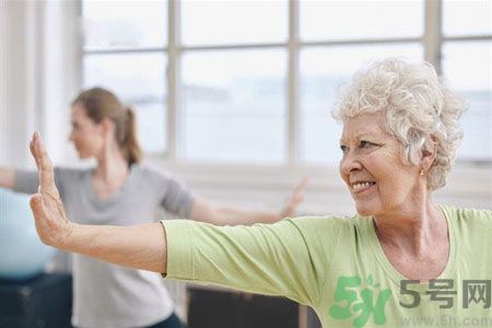 更年期癥狀有哪些？老年人更年期怎么辦？