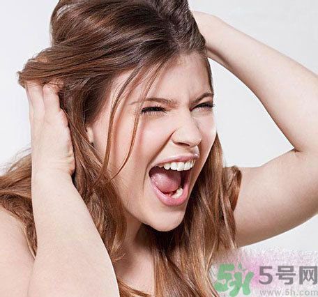 頭發(fā)分叉怎么辦？頭發(fā)油怎么辦？