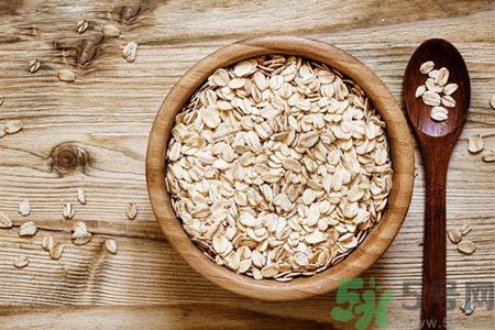 長(zhǎng)痘痘肌膚干燥怎么辦？肌膚干燥吃什么食物好？