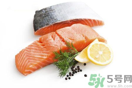 長(zhǎng)痘痘肌膚干燥怎么辦？肌膚干燥吃什么食物好？