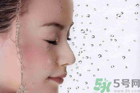 皮膚起皮怎么辦？皮膚起皮用什么護(hù)膚品？