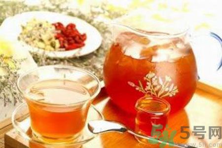 枸杞泡水有什么害處？枸杞泡水喝有什么好處？