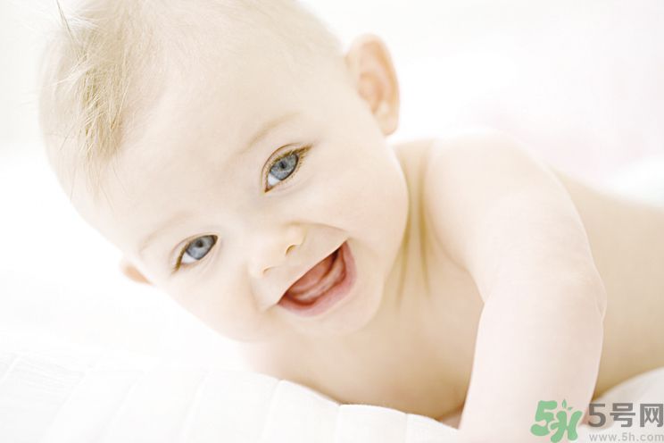 爸爸能單獨(dú)照顧寶寶嗎？爸爸怎樣照顧寶寶？