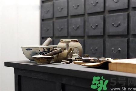 痛經(jīng)怎么辦能快速止痛？痛經(jīng)吃什么比較好？