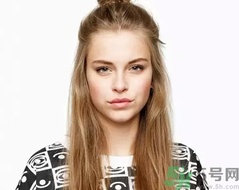 丸子頭怎么扎出蓬松感?丸子頭適合什么臉型?.png 丸子頭怎么扎出蓬松感?丸子頭適合什么臉型?.png