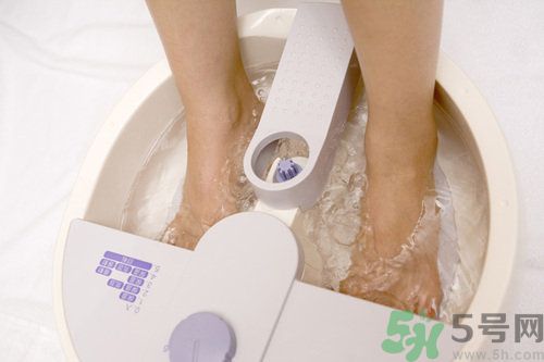 吃晚飯后多久可以泡腳？晚飯后泡腳好嗎？