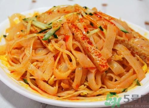 陜西搟面皮怎么做好吃?搟面皮怎么調(diào)好吃? 陜西搟面皮怎么做好吃?搟面皮怎么調(diào)好吃?