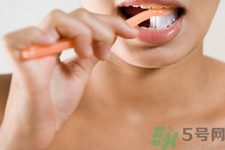 牙齦出血是怎么回事？牙齦出血怎么辦？