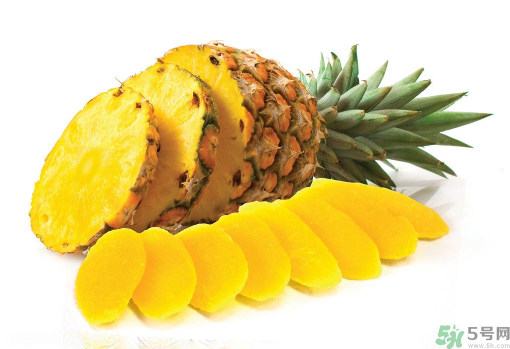 菠蘿發(fā)黑能吃嗎？菠蘿為什么要用鹽水泡？