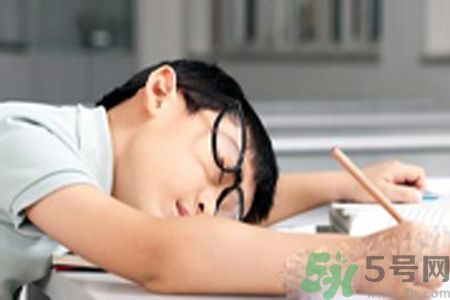 睡覺流口水是什么原因？睡覺流口水怎么辦？