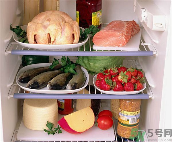 魚放鹽了能放冰箱嗎？魚放冰箱里怎樣保鮮？