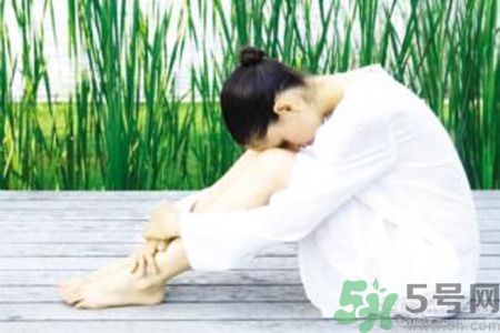 月經(jīng)有血塊是怎么回事？月經(jīng)有血塊怎么調(diào)理？