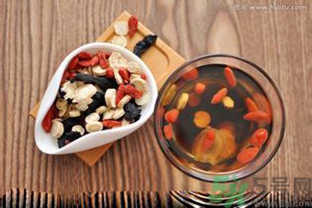 月經(jīng)有血塊是怎么回事？月經(jīng)有血塊怎么調(diào)理？