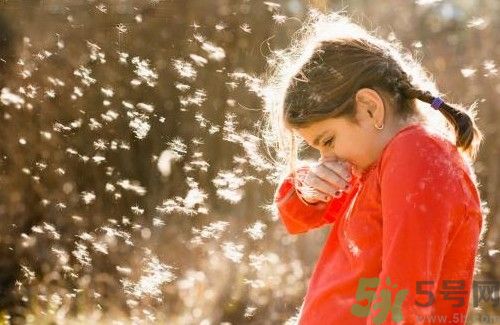 花粉過(guò)敏怎么辦？花粉過(guò)敏的癥狀？