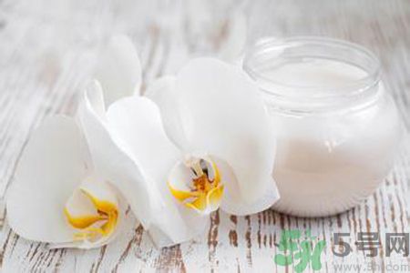 角質(zhì)層薄用什么護(hù)膚品？角質(zhì)層薄用什么洗面奶？