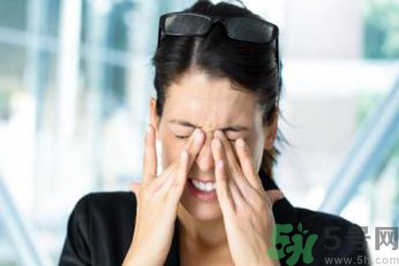 眼睛干澀怎么辦？眼睛干澀吃什么好？