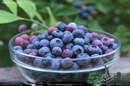 眼睛干澀怎么辦？眼睛干澀吃什么好？