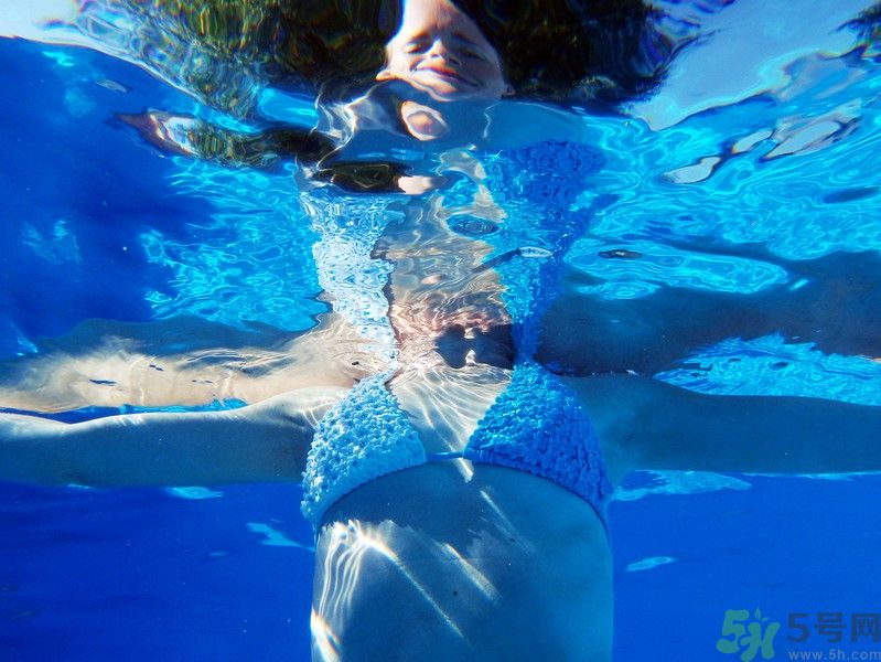 游泳前吃飯還是游泳后吃？游泳前吃飯好還是不好？