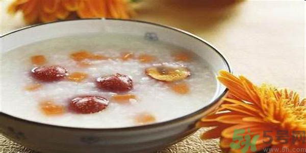 睡覺多夢(mèng)是什么原因？睡覺多夢(mèng)怎么調(diào)理？