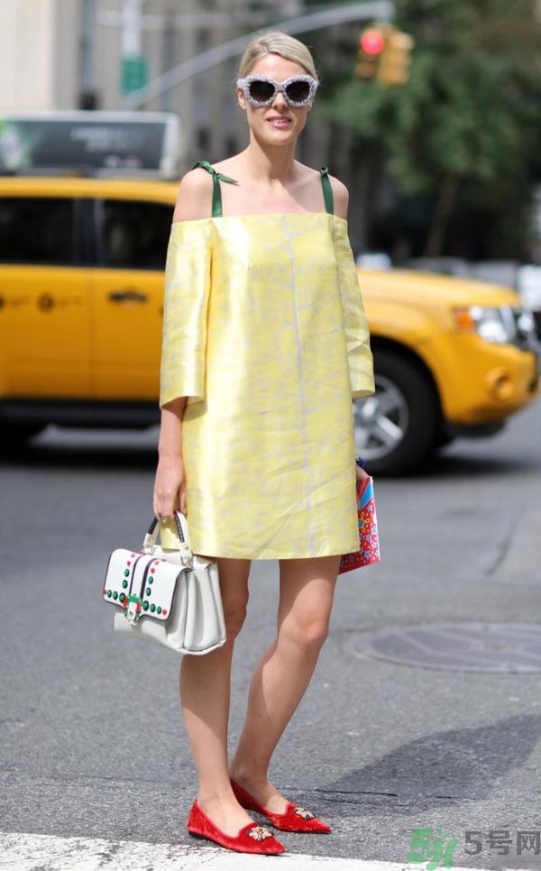 腿不夠長要穿什么？腿不夠長要穿它成就長腿！