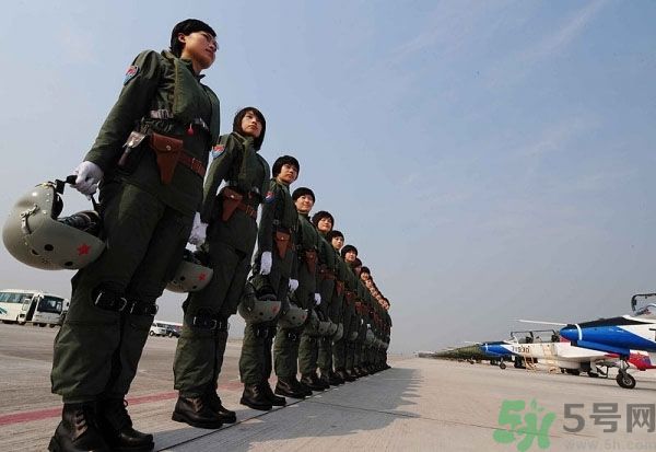 公交車遇到色狼怎么辦？防色狼手冊教你一招搞定！