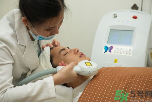 女生長胡子怎么辦？女生長胡子是什么原因？