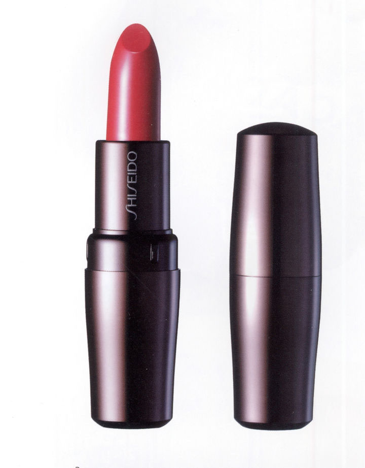 口紅這么紅含鉛量很高你知道嗎？使用口紅的注意事項！