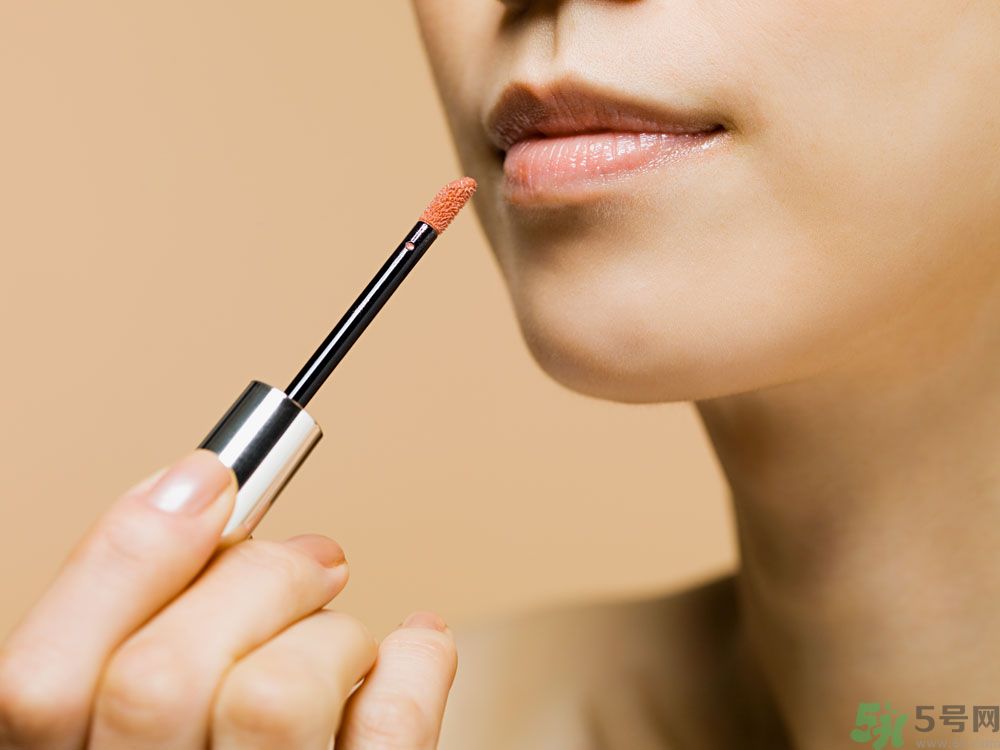 怎樣化妝不傷皮膚？化妝對皮膚有傷害嗎？