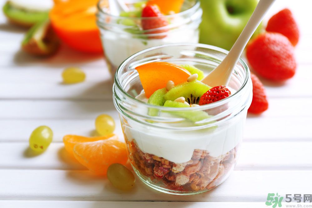 牛奶不可以和什么一起吃？牛奶可以喝蘋果一起吃嗎？