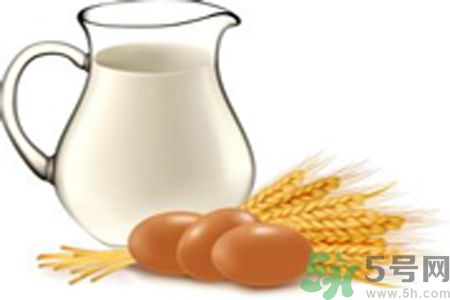 牛奶不可以和什么一起吃？牛奶可以喝蘋果一起吃嗎？