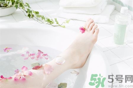 經(jīng)期可以洗澡嗎？經(jīng)期可以洗頭嗎？