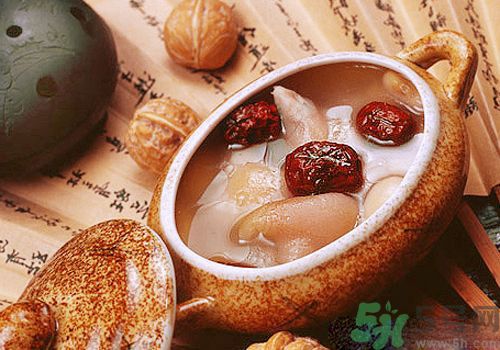 貧血吃什么補(bǔ)血？貧血吃阿膠好嗎？