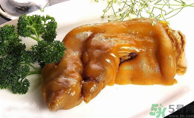 吃豬蹄可以豐胸嗎？吃豬蹄可以美容嗎？