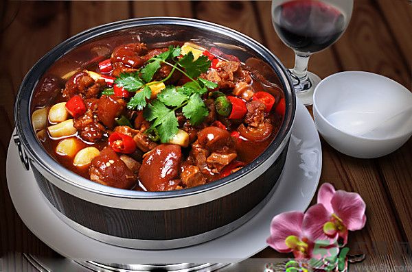 吃豬蹄可以豐胸嗎？吃豬蹄可以美容嗎？