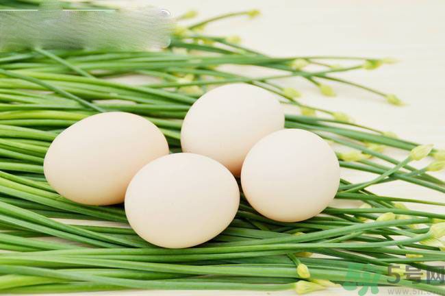 雞蛋能和牛奶一起吃嗎？雞蛋不能和什么一起吃？