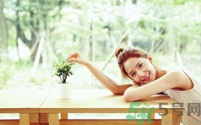 皮膚暗黃是缺水嗎？肌膚補(bǔ)水怎么補(bǔ)？