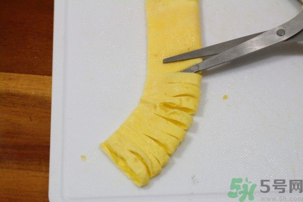 蘆筍開(kāi)花了還可以吃嗎？蘆筍尾部開(kāi)花能吃嗎？