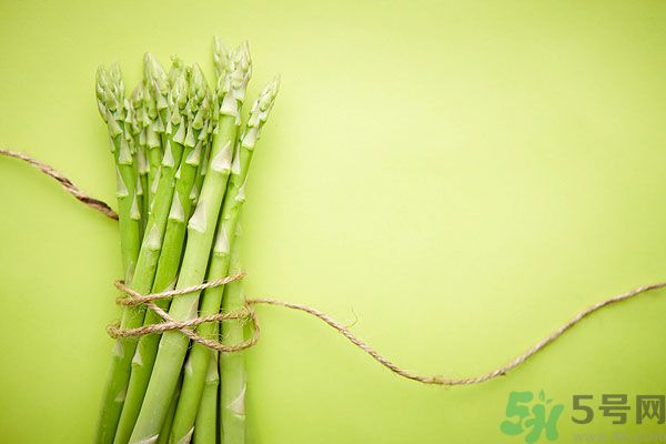 蘆筍開(kāi)花了還可以吃嗎？蘆筍尾部開(kāi)花能吃嗎？
