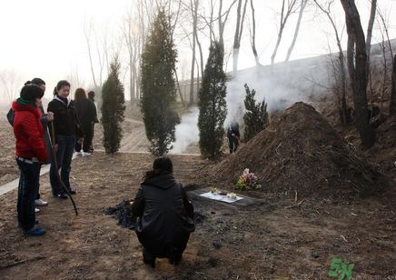 清明節(jié)掃墓的禁忌有哪些？清明節(jié)掃墓的由來？